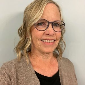 Meet your Posher, Laurie